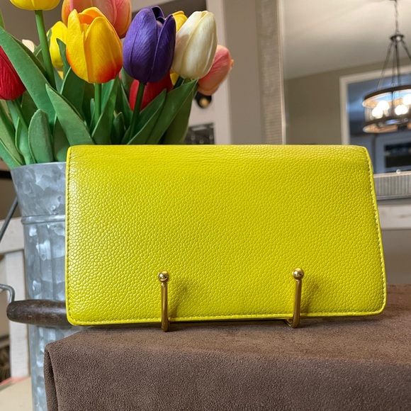 Chanel Yellow Caviar Leather Wallet - Picture 3 of 15